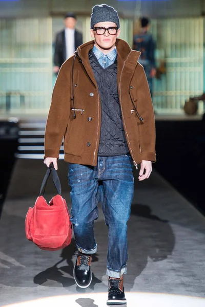 Look 14